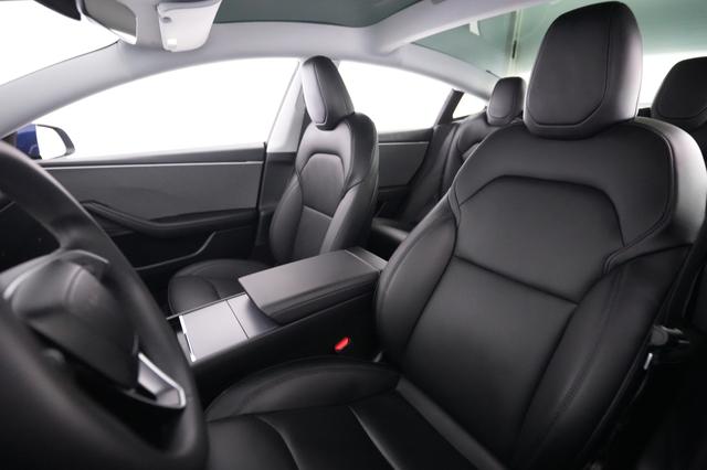 2025 Tesla Model 3 — photo 3 of 21