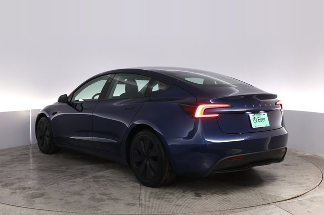2025 Tesla Model 3 — photo 13 of 21