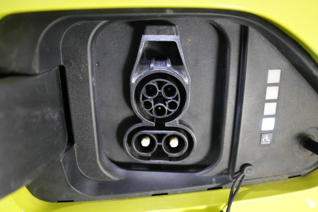 2024 Hyundai Kona Electric — photo 8 of 22