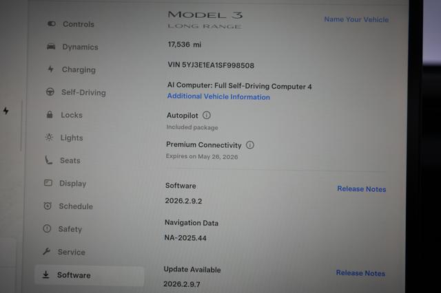 2025 Tesla Model 3 — photo 5 of 22