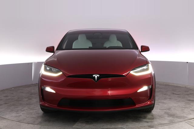 2023 Tesla Model X — photo 9 of 24