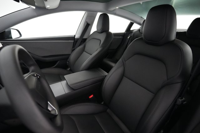 2025 Tesla Model 3 — photo 3 of 21