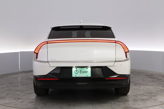 2024 Kia EV6 — photo 12 of 22