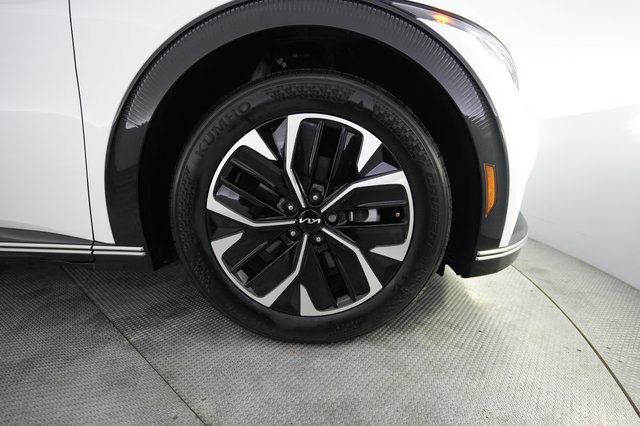 2024 Kia EV6 — photo 16 of 22