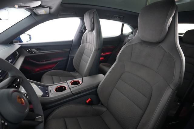 2022 Porsche Taycan — photo 3 of 27