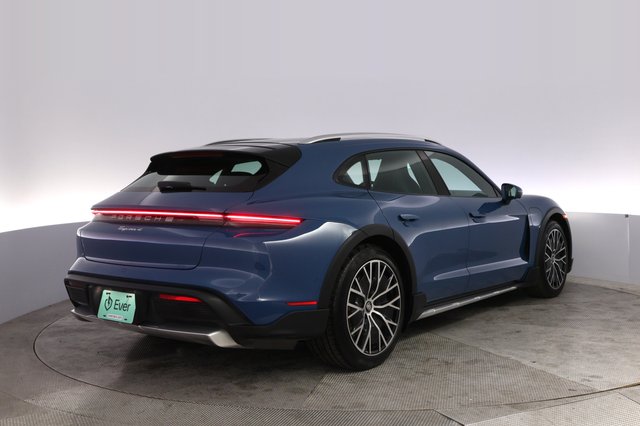 2022 Porsche Taycan — photo 2 of 27