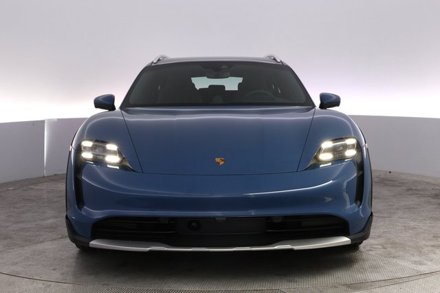 2022 Porsche Taycan — photo 9 of 27