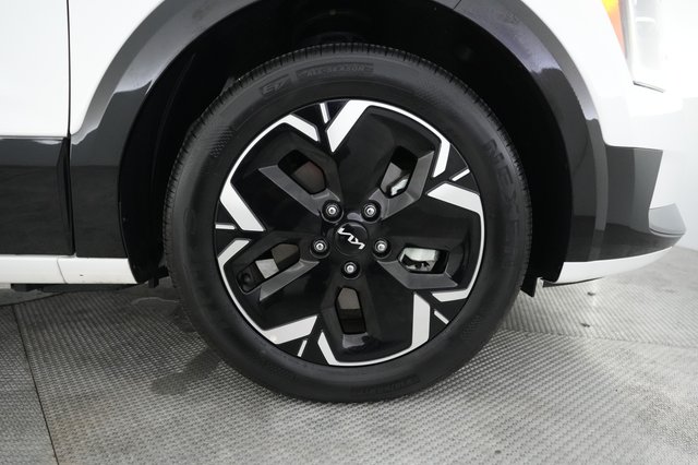 2023 Kia Niro EV — photo 16 of 21