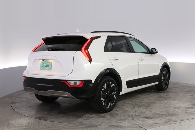 2023 Kia Niro EV — photo 2 of 21