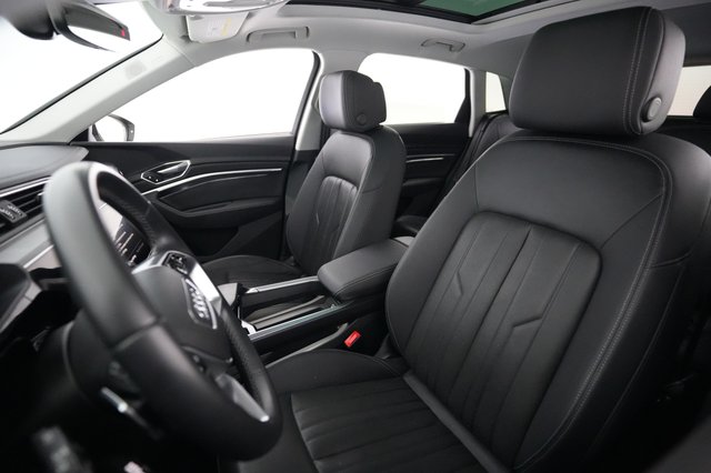 2023 Audi e-tron — photo 3 of 25
