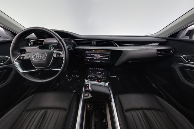 2023 Audi e-tron — photo 21 of 25