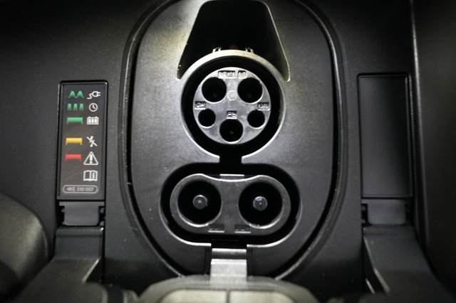 2023 Audi e-tron — photo 8 of 25