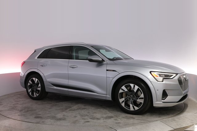 2023 Audi e-tron — photo 11 of 25