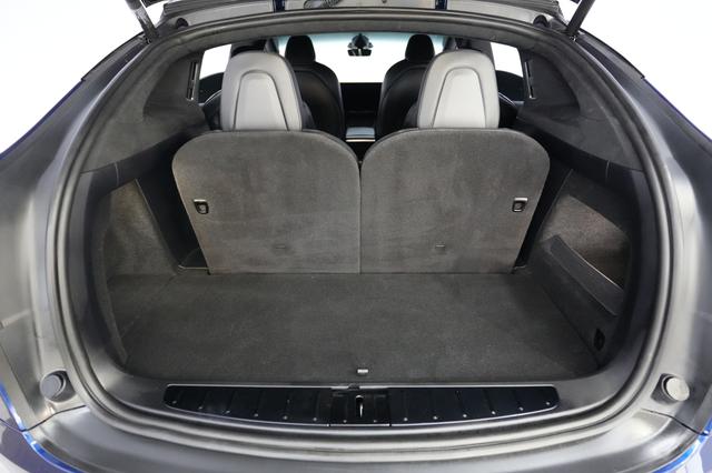 2023 Tesla Model X — photo 6 of 33