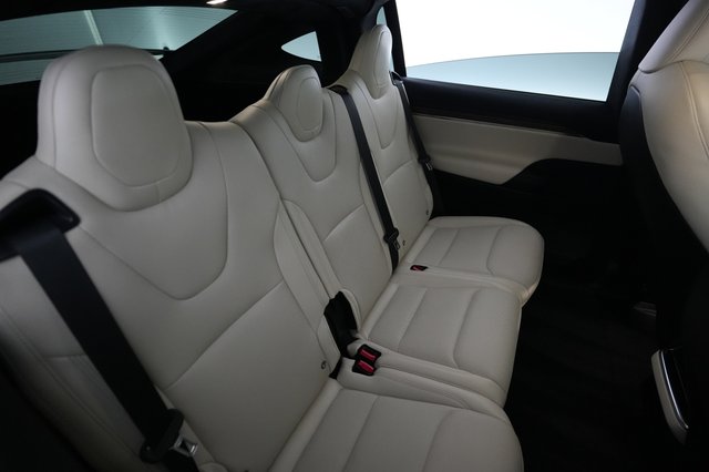 2023 Tesla Model X — photo 4 of 26
