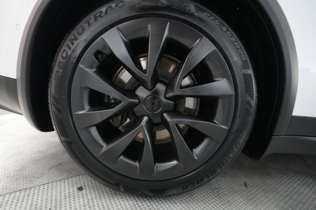 2023 Tesla Model X — photo 17 of 26