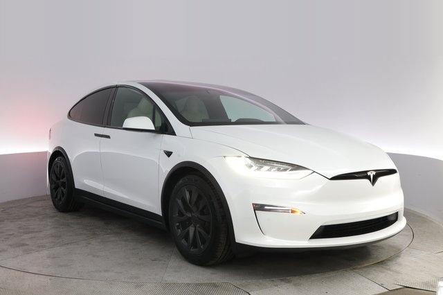 2023 Tesla Model X — photo 10 of 26