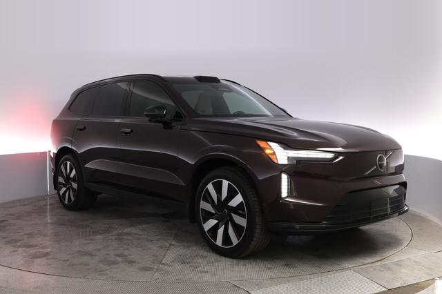 2025 Volvo EX90 — photo 10 of 21