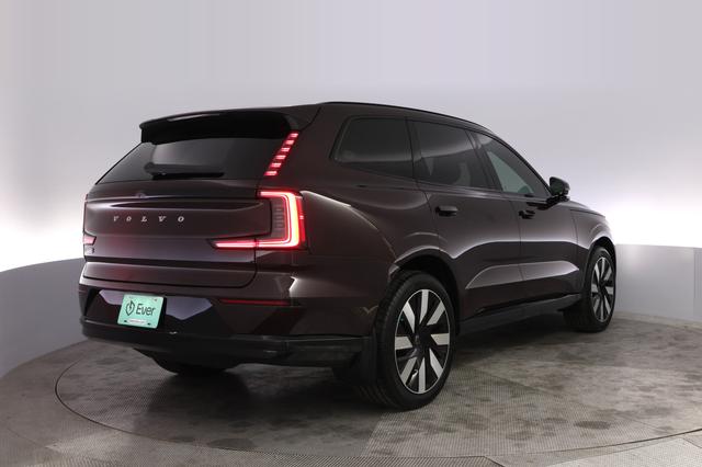 2025 Volvo EX90 — photo 2 of 21