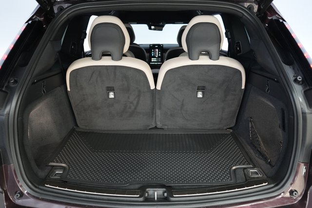 2025 Volvo EX90 — photo 6 of 21
