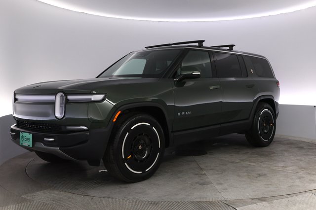 2025 Rivian R1S — VIN 7PDSGBBA2SN049639