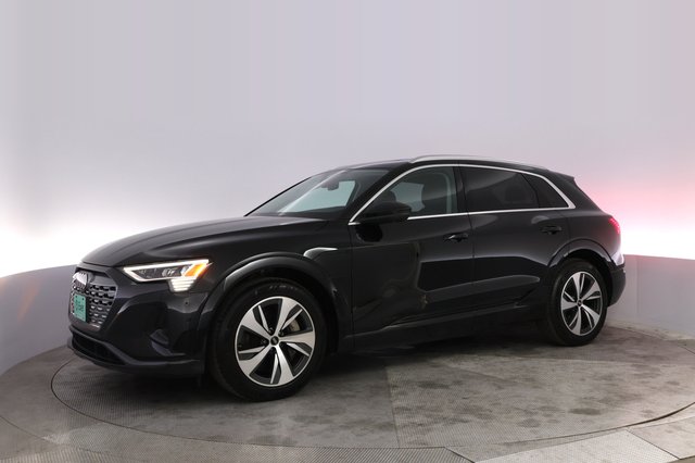 2024 Audi Q8 e-tron — photo 14 of 29