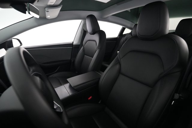 2025 Tesla Model 3 — photo 3 of 21