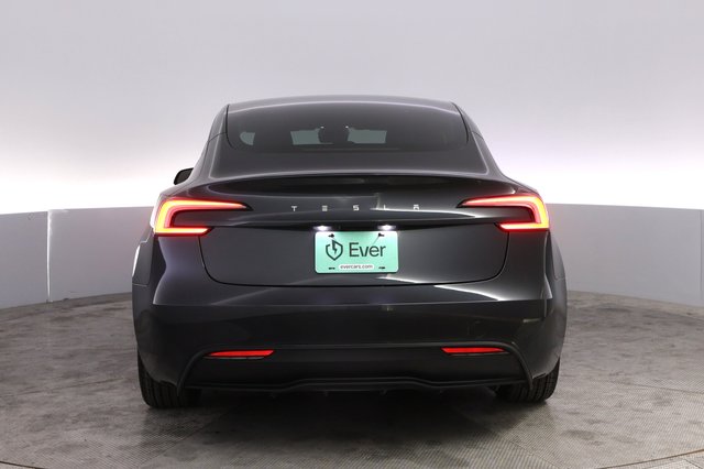 2025 Tesla Model 3 — photo 12 of 21