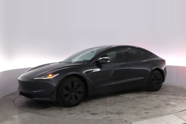 2025 Tesla Model 3 — photo 14 of 21
