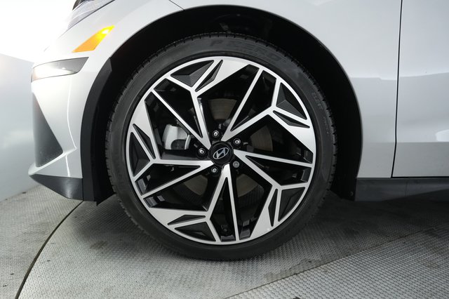 2023 Hyundai IONIQ 6 — photo 15 of 25