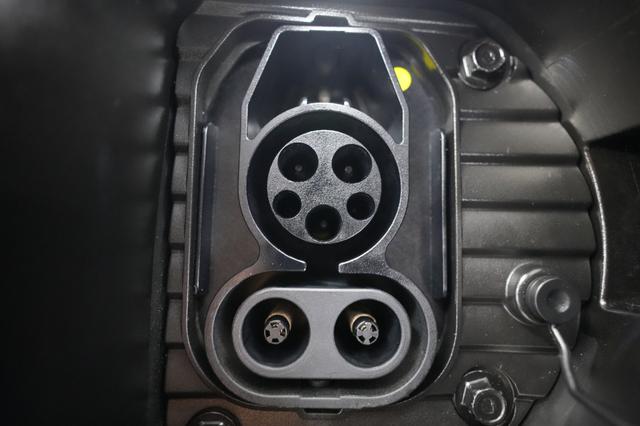 2023 Hyundai IONIQ 6 — photo 8 of 25