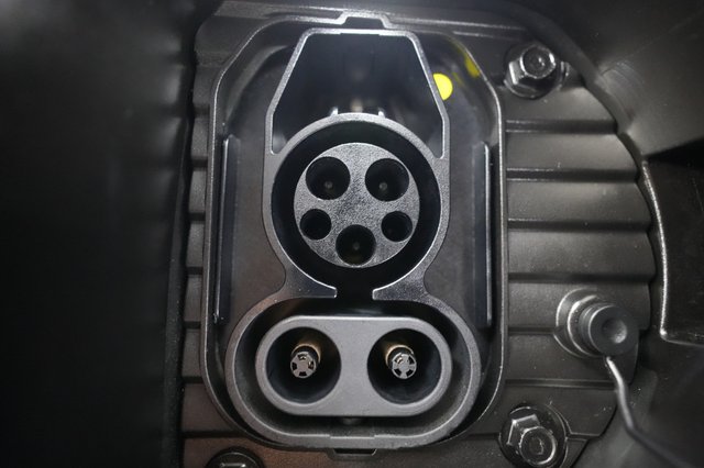2023 Hyundai IONIQ 6 — photo 8 of 25
