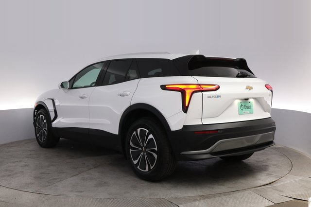 2024 Chevrolet Blazer EV — photo 13 of 21