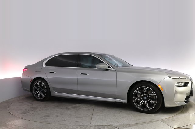 2023 BMW i7 — photo 11 of 20