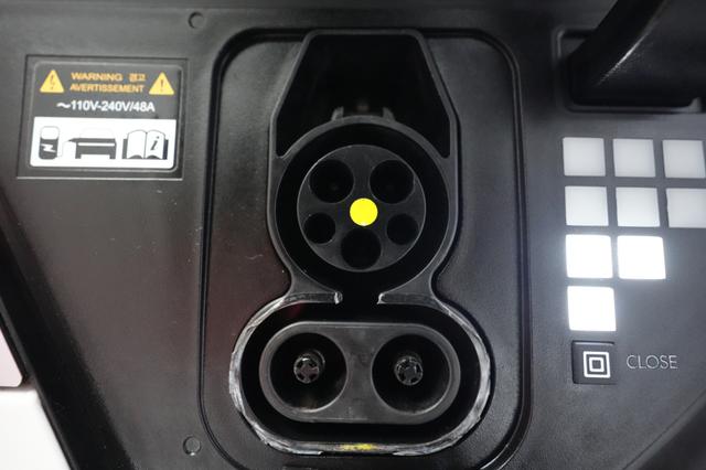 2024 Hyundai IONIQ 5 — photo 8 of 23