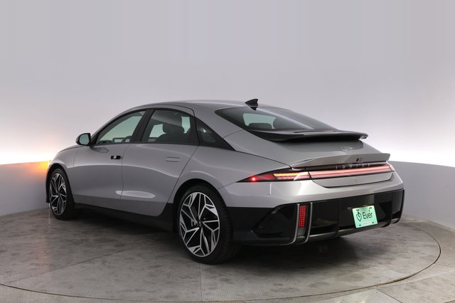 2024 Hyundai IONIQ 6 — photo 13 of 23