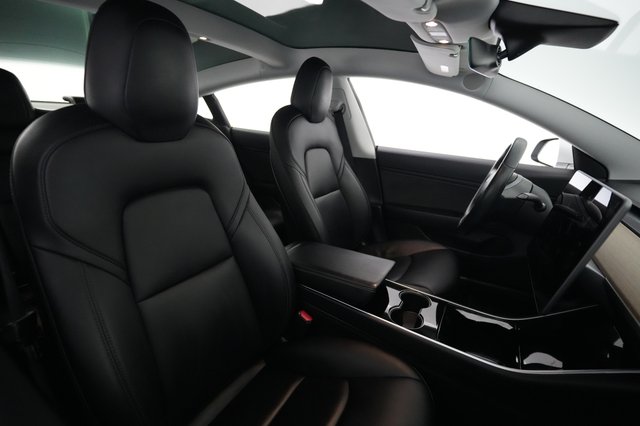 2018 Tesla Model 3 — photo 17 of 21