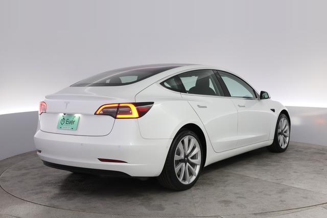 2018 Tesla Model 3 — photo 2 of 21