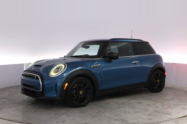 2023 MINI Cooper SE — photo 14 of 24