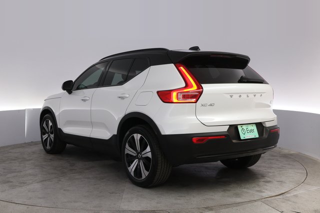 2023 Volvo XC40 Recharge — photo 13 of 27