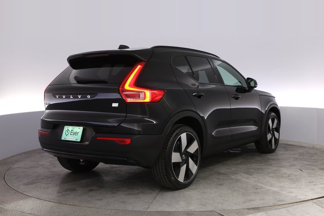 2023 Volvo XC40 Recharge — photo 2 of 26