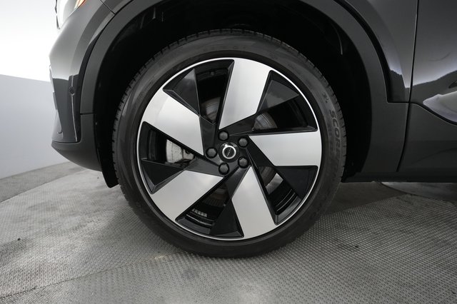 2023 Volvo XC40 Recharge — photo 15 of 26