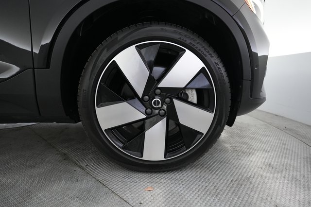 2023 Volvo XC40 Recharge — photo 16 of 26