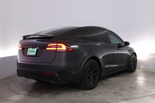 2024 Tesla Model X — photo 2 of 24