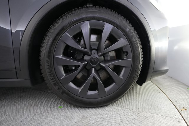2024 Tesla Model X — photo 16 of 24