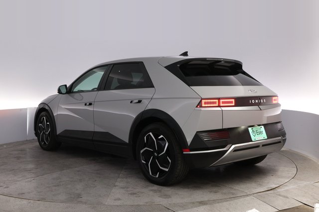 2024 Hyundai IONIQ 5 — photo 13 of 21