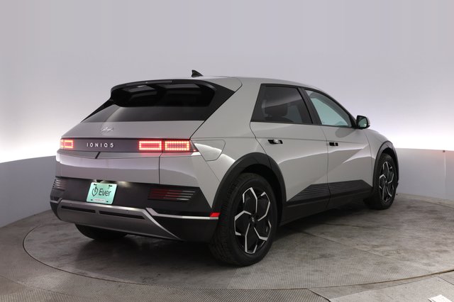 2024 Hyundai IONIQ 5 — photo 2 of 21
