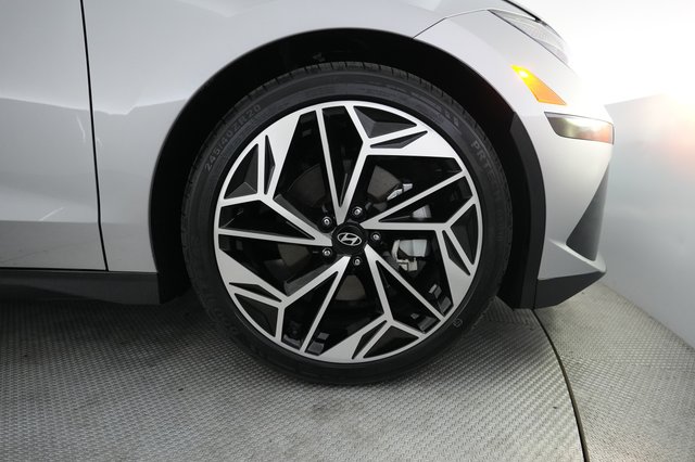 2024 Hyundai IONIQ 6 — photo 16 of 24