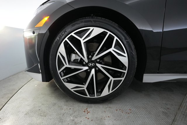 2024 Hyundai IONIQ 6 — photo 15 of 26