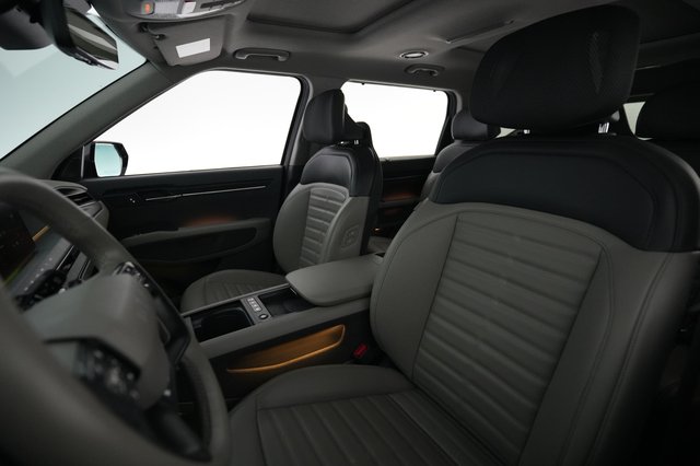 2024 Kia EV9 — photo 3 of 32